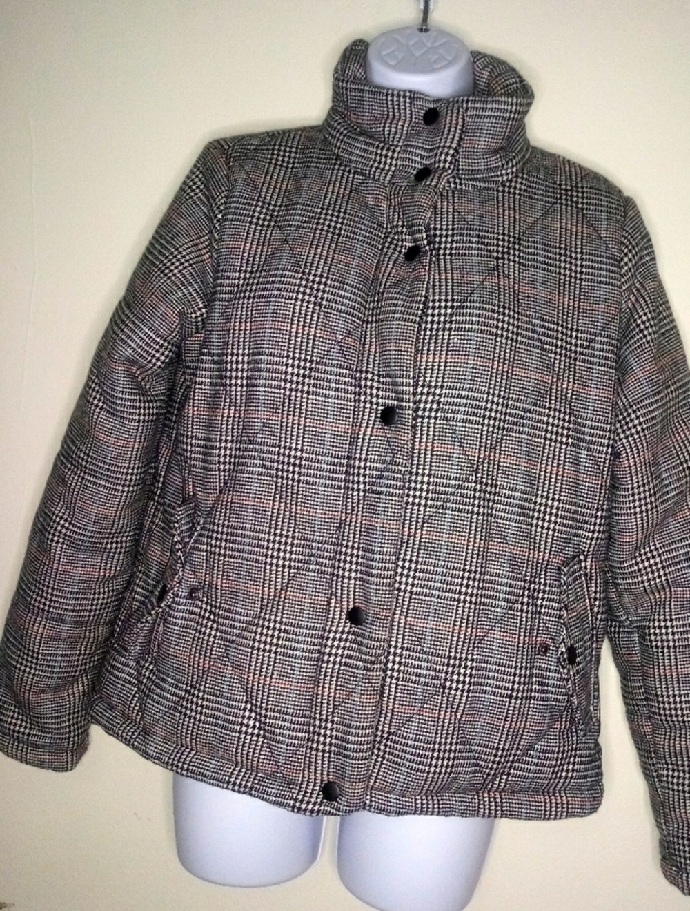 A new day fully lined plaid puffer jacket - Picture 15 of 15